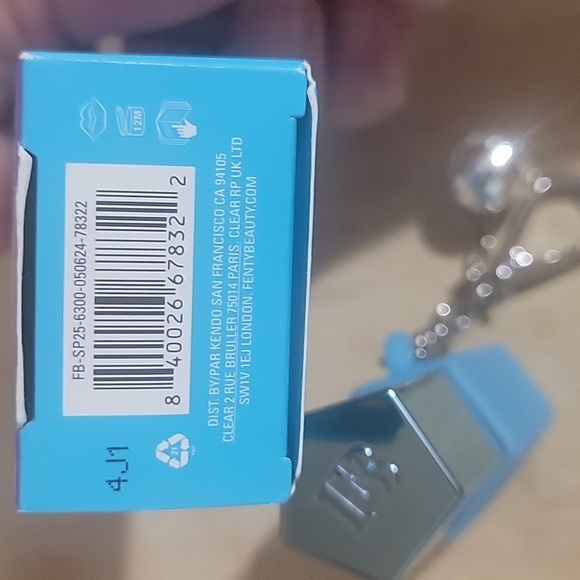Fenty Beauty x Smurfs Gloss Bomb Keychain - Picture 8 of 11